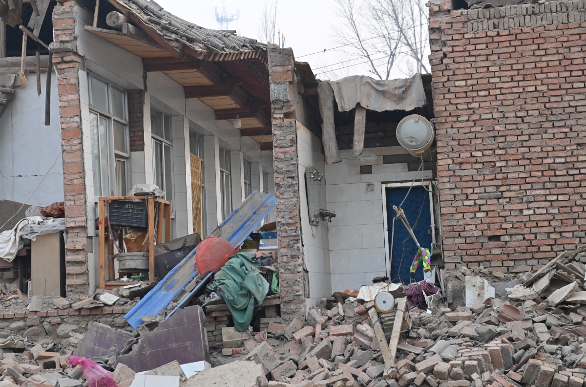 earthquake-kills-over-100-in-rural-china-as-houses-collapse